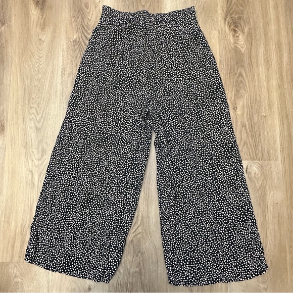 Obey Black and Cream Spotted Ankle Cropped Wide Leg Pants size XS - Picture 2 of 8